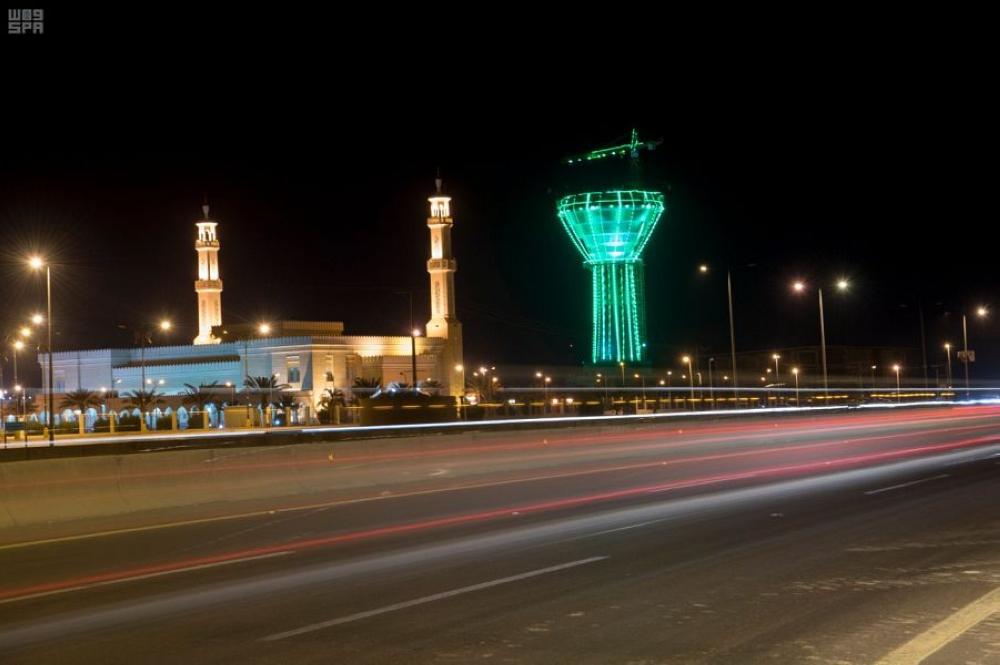 الجوف.. برج المياه يكتسي' الأخضر' احتفالاً باليوم الوطني