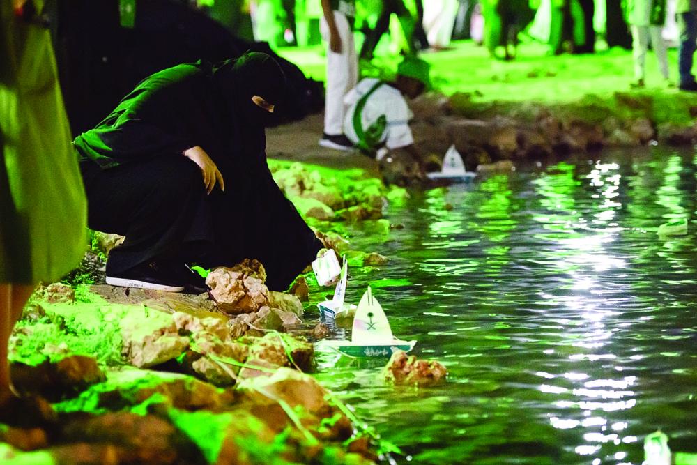 «فرحة وطن» تجذب 30 ألف زائر بالأحساء