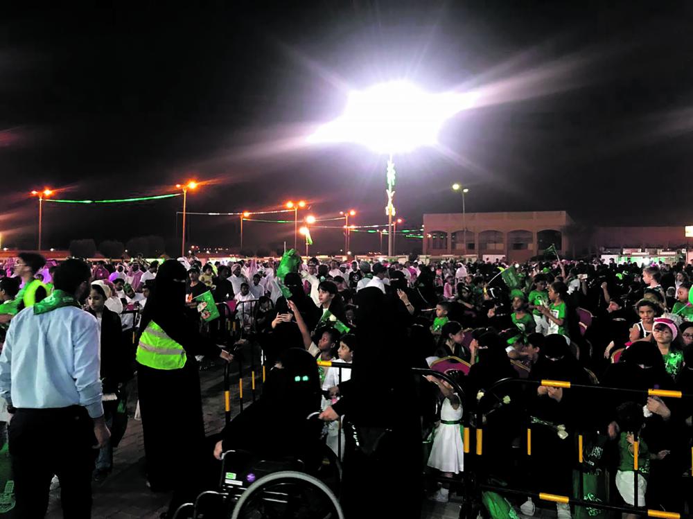 ألعاب نارية تلون سماء الجبيل بـ «الأخضر» في اليوم الوطني