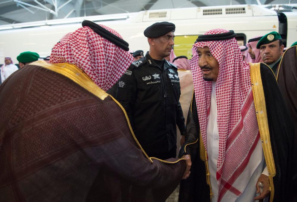 خادم الحرمين الشريفين يصل المدينة المنورة قادماً من جدة