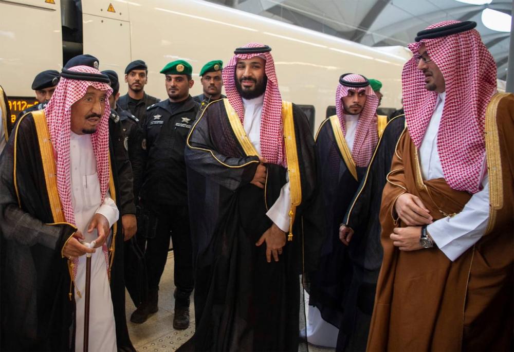خادم الحرمين الشريفين يصل المدينة المنورة قادماً من جدة
