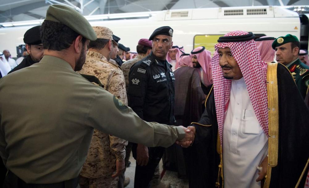 خادم الحرمين الشريفين يصل المدينة المنورة قادماً من جدة