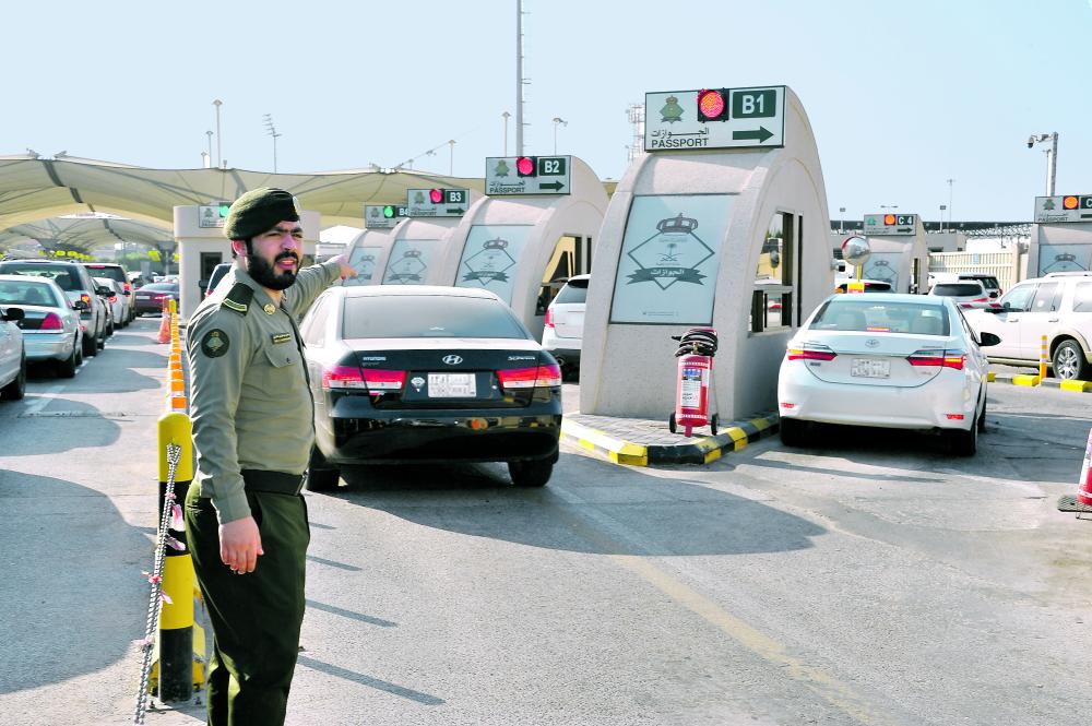 جسر الملك فهد .. الازدحام «معضلة السنين» والتطوير دون المأمول