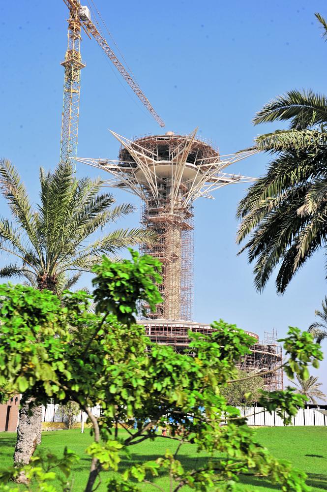 جسر الملك فهد .. الازدحام «معضلة السنين» والتطوير دون المأمول