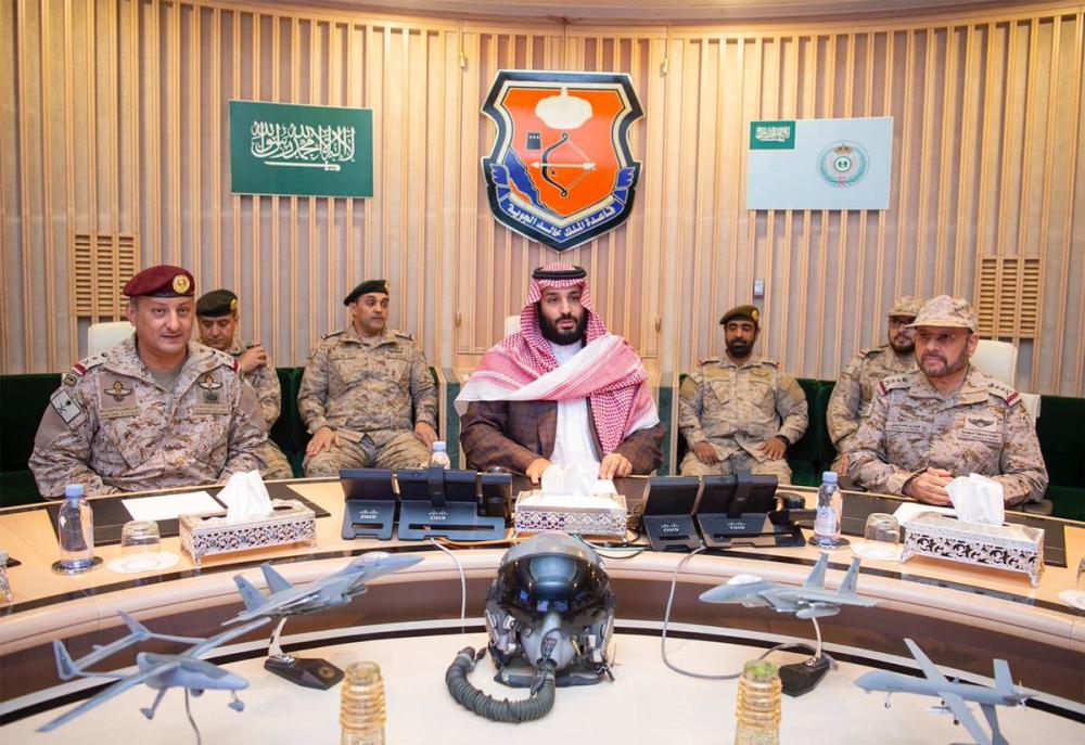 ولي العهد يستعرض عمليات التحالف فى منطقة المسؤولية