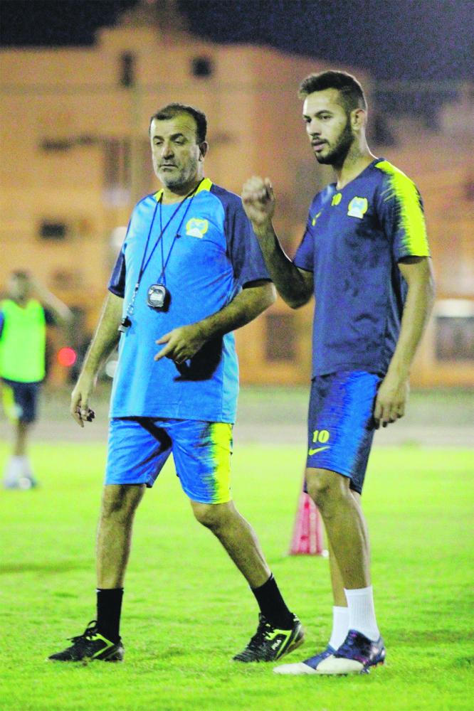 مدرب الجيل «السبتي» يخطط للإطاحة بالعين