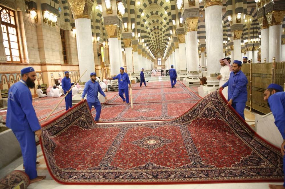 تجديد كامل السجاد بالمسجد النبوي الشريف