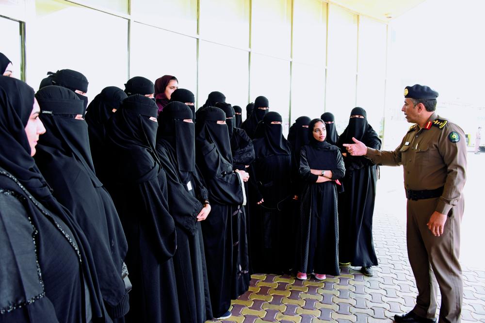 الدفاع المدني يتعرف على وسائل السلامة بـ اليوم