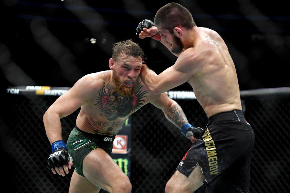نورماغوميدوف بطلاً بلا هزيمة في UFC229 