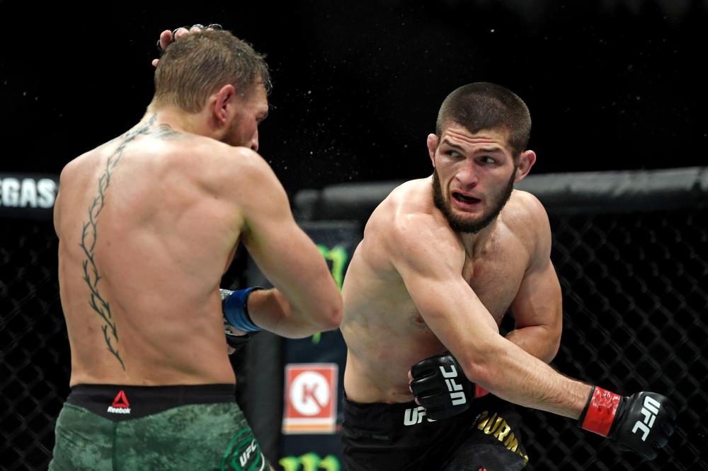 نورماغوميدوف بطلاً بلا هزيمة في UFC229 