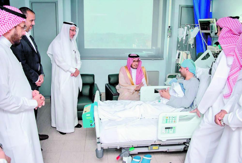 نائب أمير الشرقية يطمئن على صحة «السلوك»