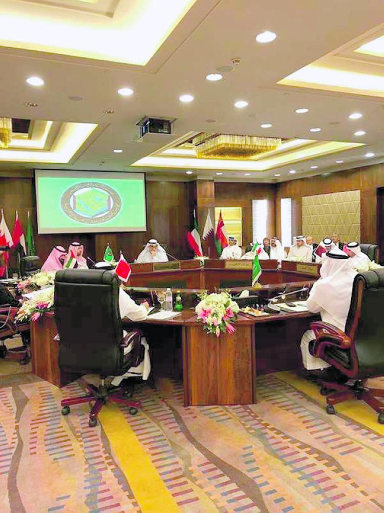 الخليجيون يواكبون التطور في الطاقة المتجددة والنقل