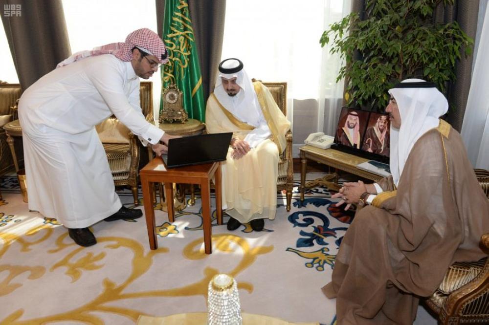 أمير عسير يدشن عدداً من الخدمات الإلكترونية بالمنطقة