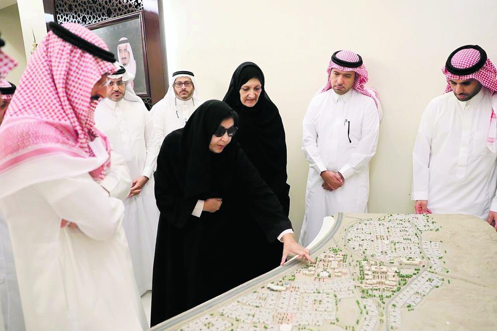 نائب أمير مكة يطلع على مشروع مركز «البيضاء»
