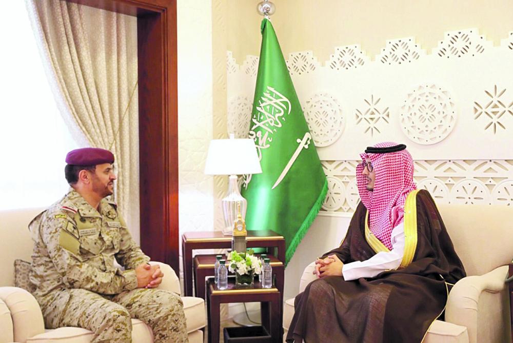 نائب أمير الشرقية يستقبل قائد المنطقة
