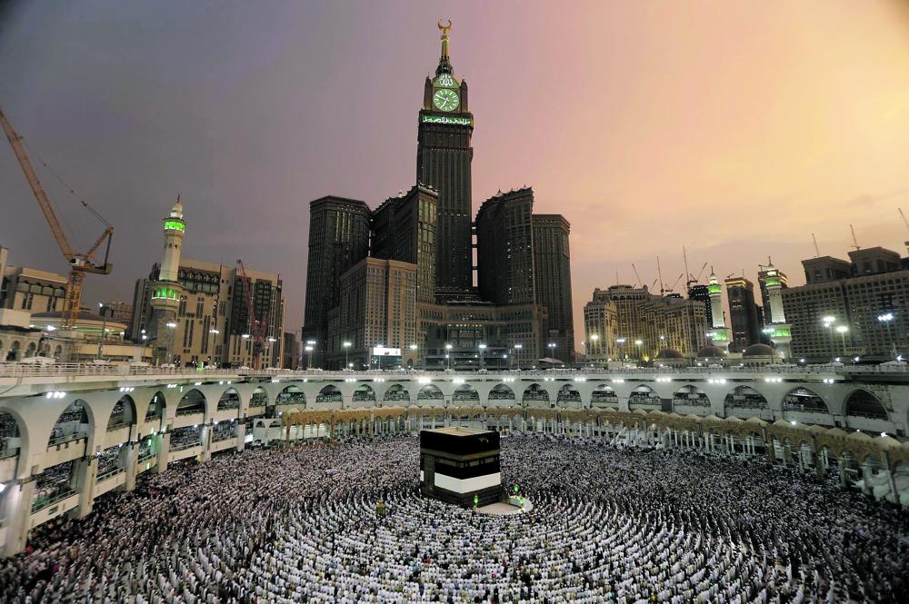 مسلمو العالم: إلا بلاد الحرمين الشريفين