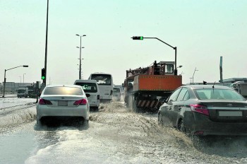 أمطار غزيرة على الشرقية والعائلات تخرج للتنزه