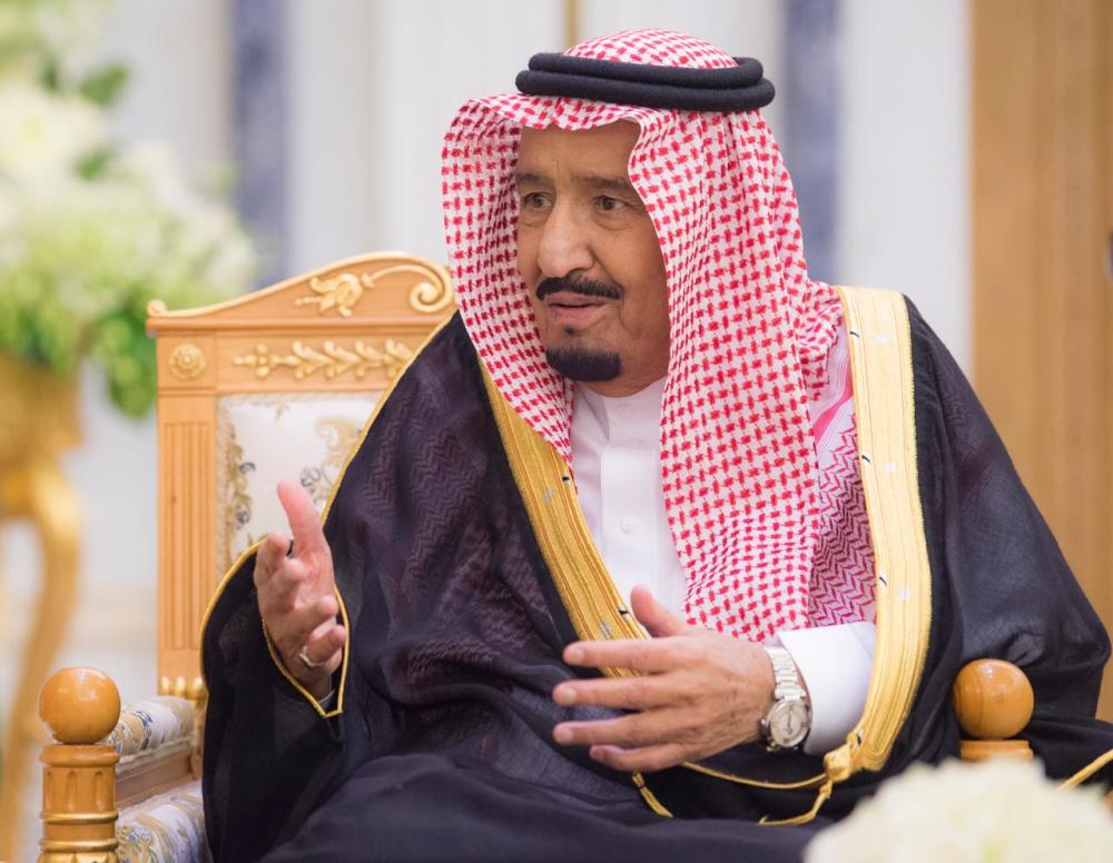 خادم الحرمين الشريفين يتسلم رسالة من الرئيس المصري