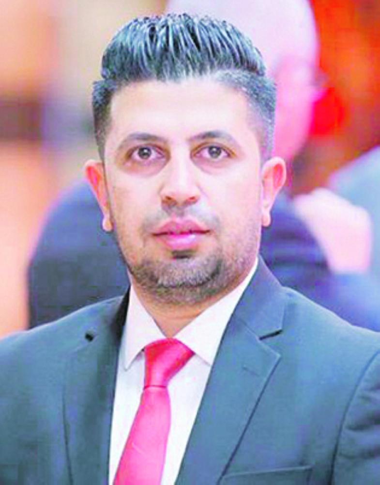 إعلاميات يترقبن إشارة دخولهن إلى الملاعب