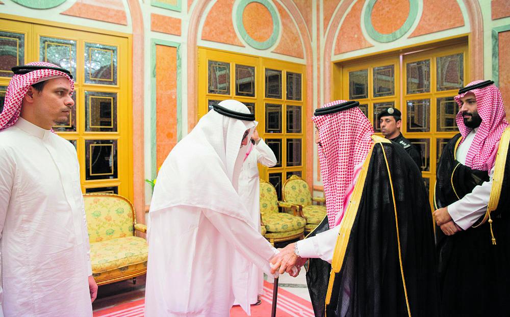 خادم الحرمين الشريفين يستقبل سهل وصلاح خاشقجي