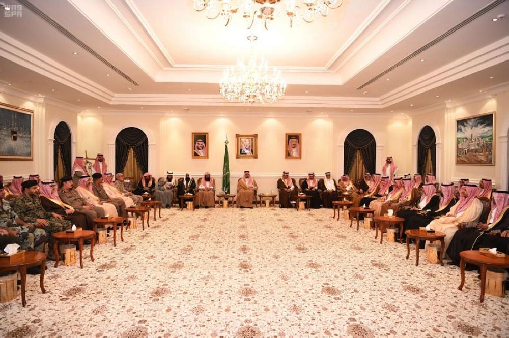 كيفية التصدي للشائعات تسيطر على جلسة أمير عسير