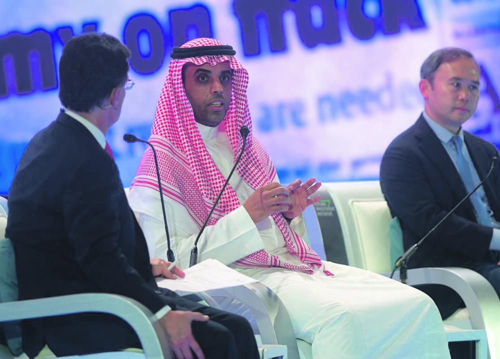 العمر: نعمل مع البنك الدولي لتسهيل الاستثمار