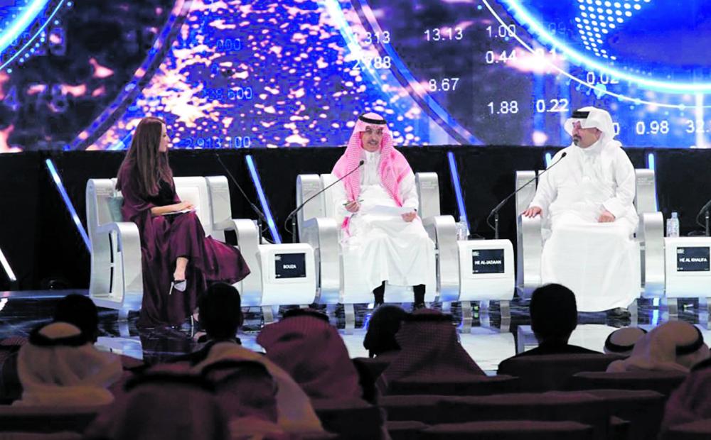 الجدعان: العائدات غير النفطية بلغت 211 مليارا بارتفاع 48 %