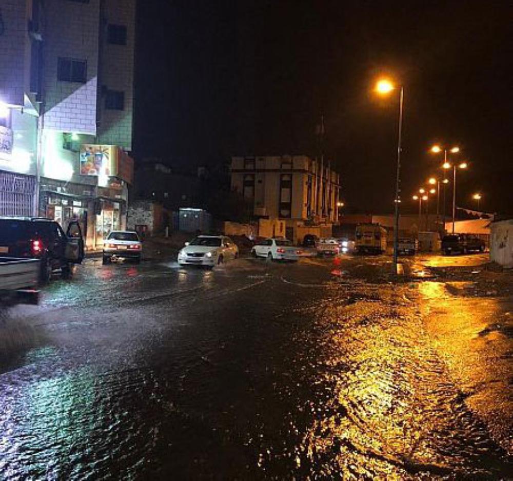أمطارعلى 5 أحياء الطائف