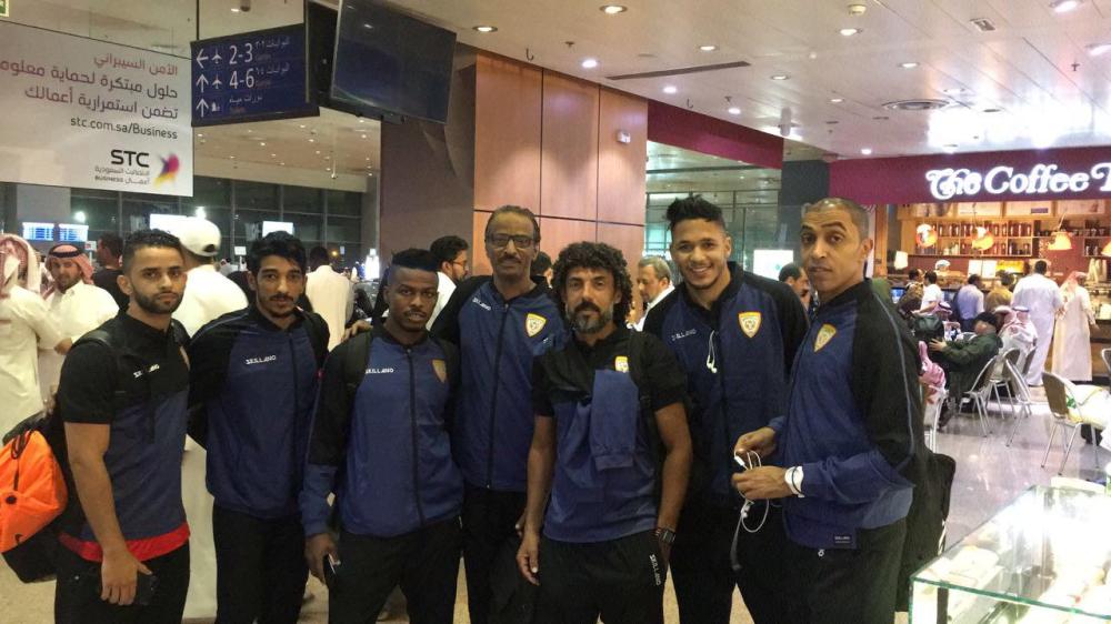 الأحوال الجوية تجبر النجوم على الهبوط في جدة