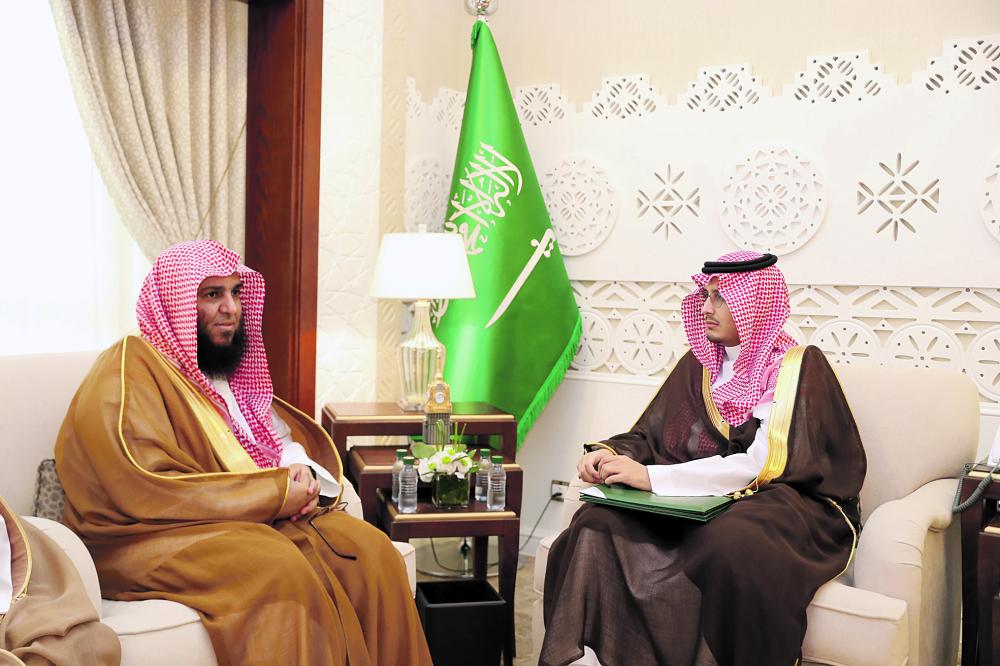 نائب أمير الشرقية يستعرض التقرير السنوي الأول للأمن الفكري