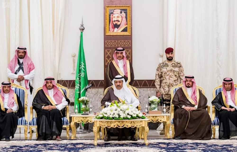 أمير الباحة يلتقي المسؤولين ورؤساء المجالس البلدية