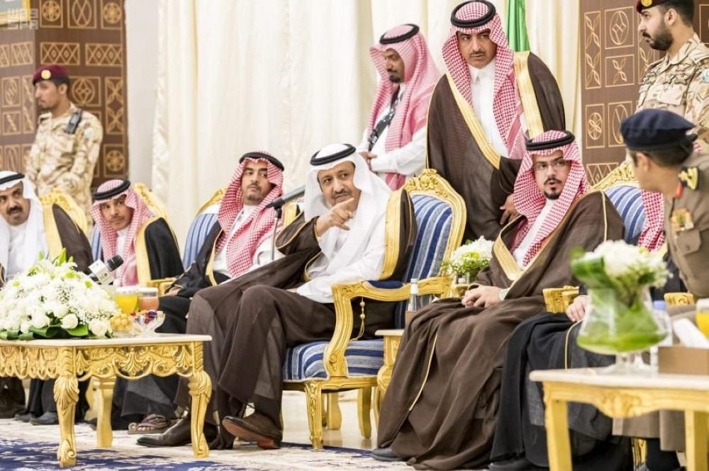 أمير الباحة يلتقي المسؤولين ورؤساء المجالس البلدية