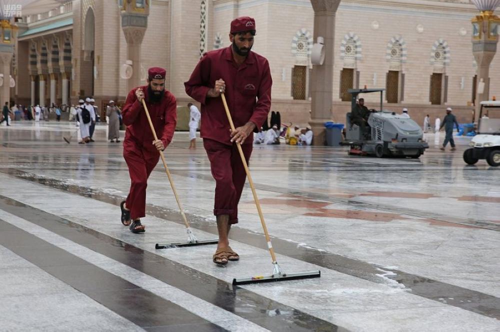 طوارئ فى المسجد النبوي لمواجهة الأمطار 