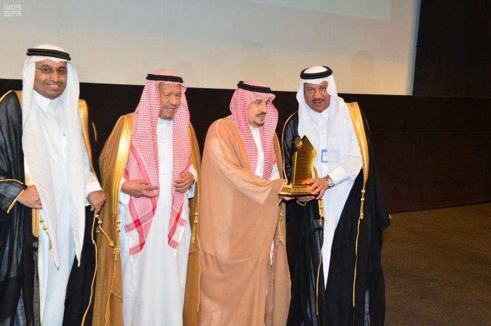 برعاية أمير الرياض.. النادي الأدبي يكرم «الربيّع»