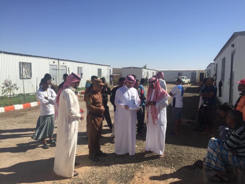 عمل عرعر يلزم منشاة بدفع أجور عمالها المتأخرة