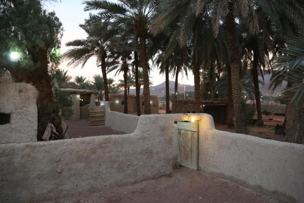 «ليالي جبة التاريخية» تجتذب الزوار بفعاليات متنوعة