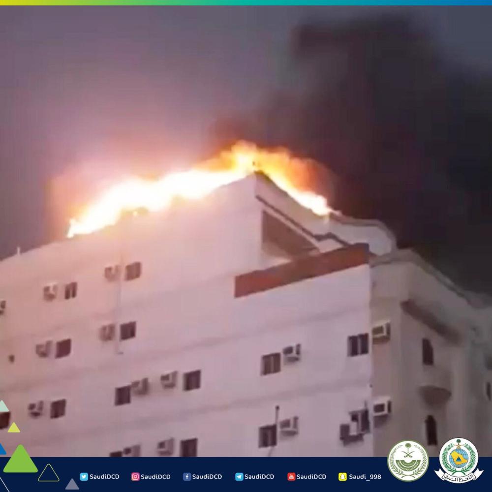 بالصور.. حريق يلتهم «بيت شعر» بجدة