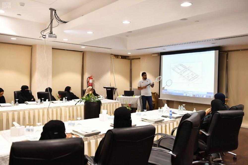 انطلاق دورة الحكام المستجدين لسيدات الريشة بالرياض