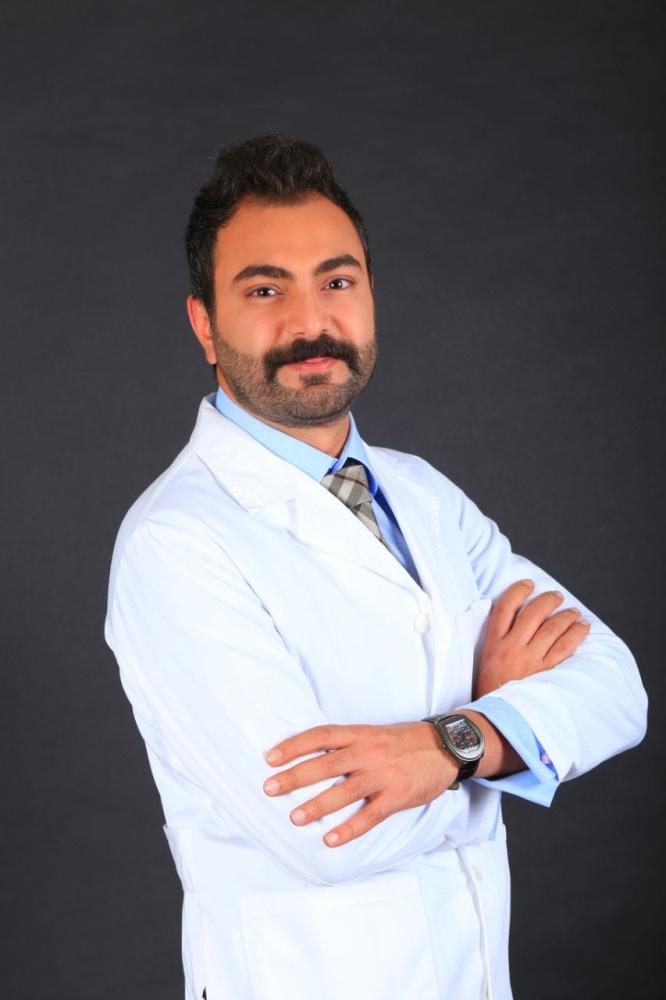 د.معتز: ضعف المناعة من أسباب الإصابة بمرض «الحزام الناري»