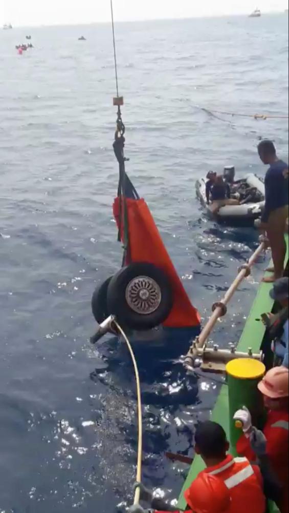 مفاجأة فى حادث الطائرة الإندونيسية المنكوبة 