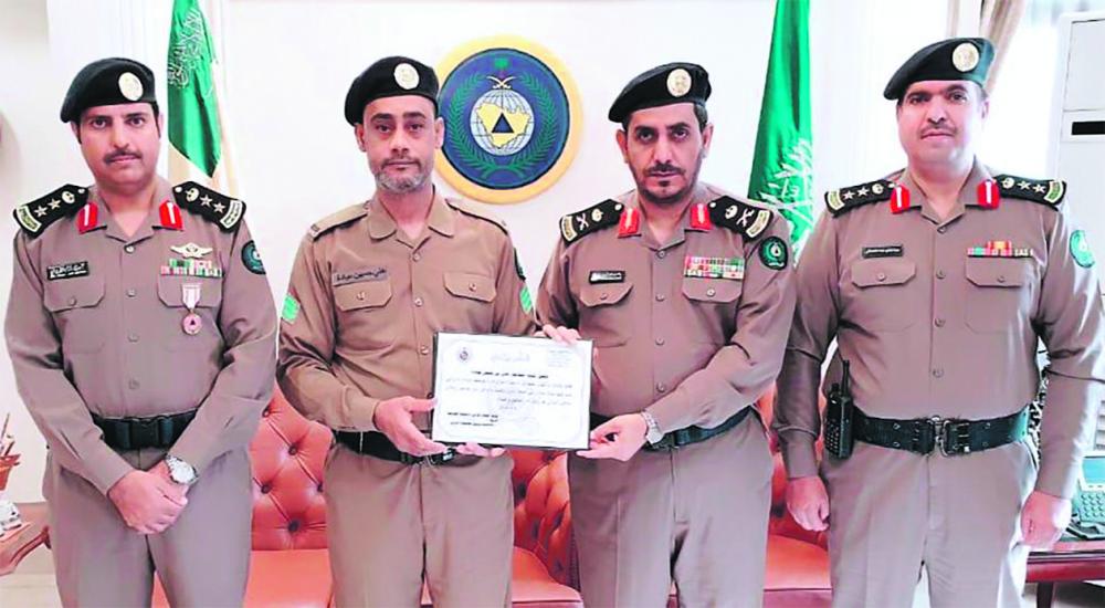 الدفاع المدني بالشرقية يكرم «علي حسن»