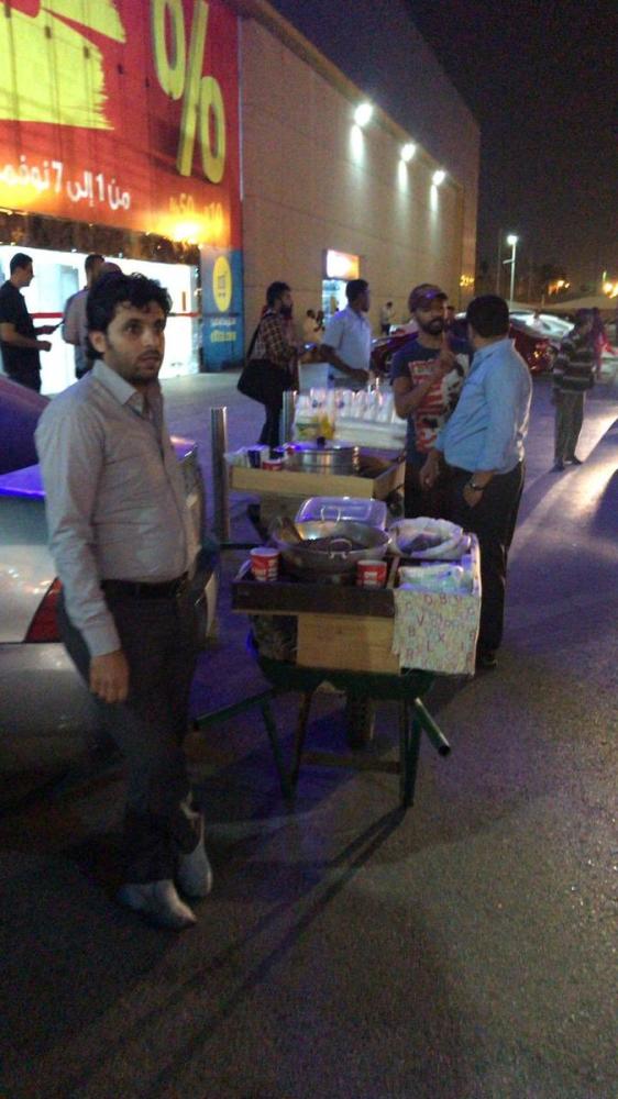 ضبط 7 عربات لباعة مخالفين بالخبر 