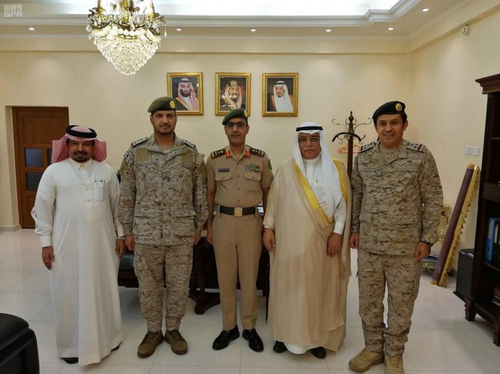 سفير المملكة بالسودان يقلد ضباطاً رتبهم الجديدة