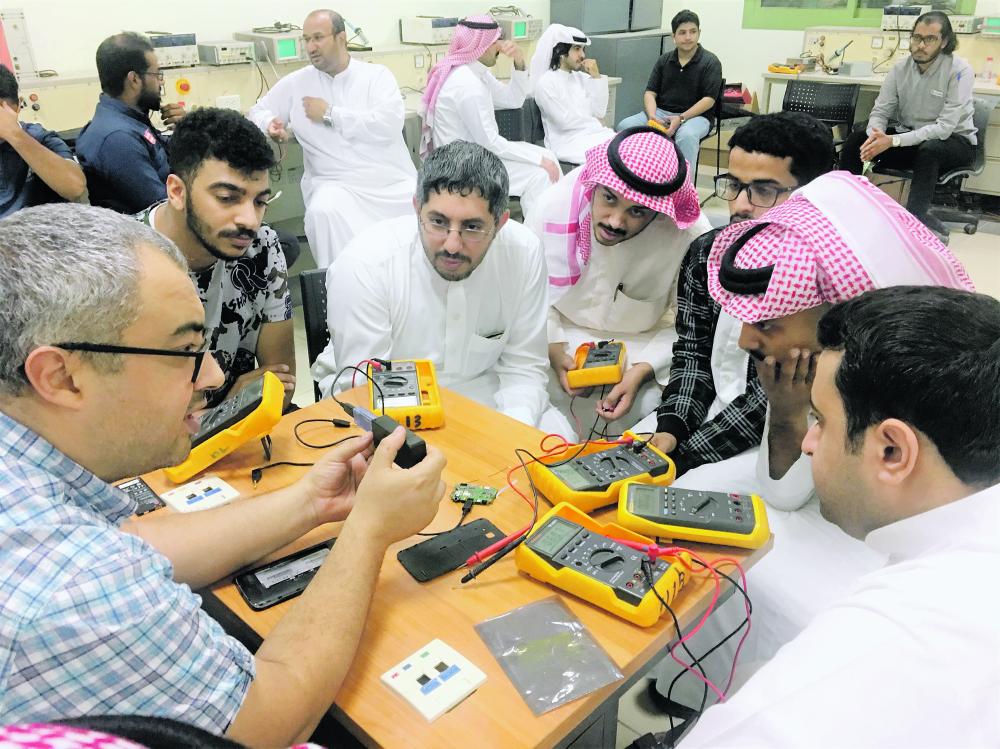 44 مشاركا في برنامج «أتقن» بالأحساء