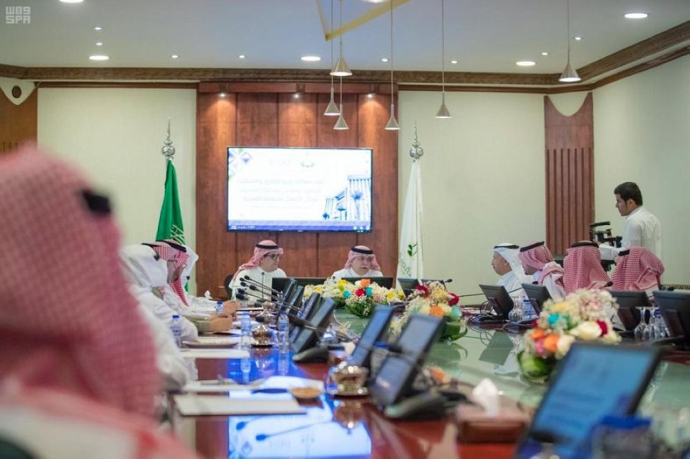 القصبي يبحث تحديات الاستثمار مع رجال الأعمال بالقصيم 