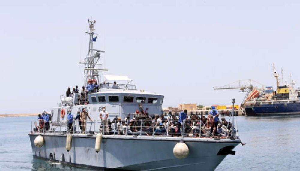 إنقاذ 315 مهاجرًا قبالة شواطئ طرابلس