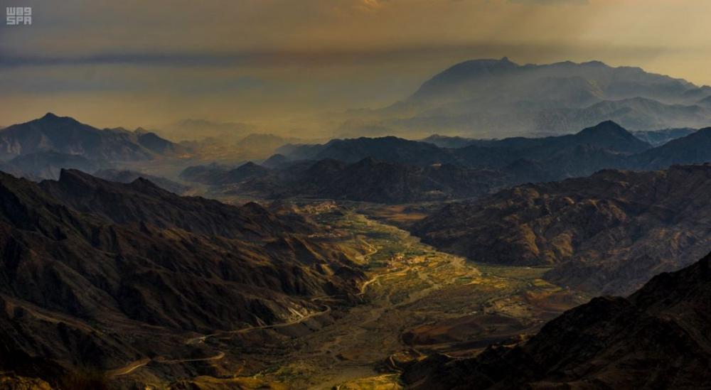 بالصور.. الأمطار تنعش منتزهات الباحة