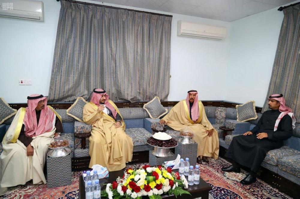 أمير الجوف يطمئن على مصاب الحد الجنوبي 'الرائد الدغمي'