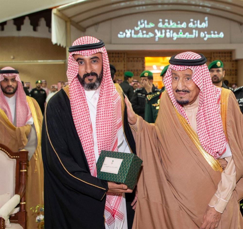 الملك يشرف حفل استقبال أهالي حائل