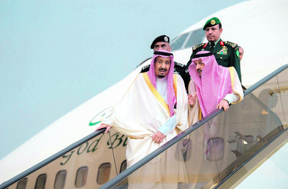 خادم الحرمين الشريفين يصل إلى الرياض قادما من حائل